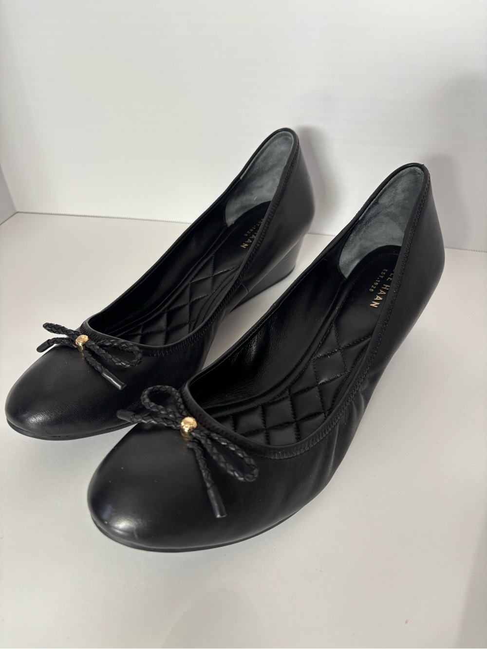 COLE HAAN Black Demi Wedges Tali Grand with Bow Accent Leather NWOT Size 10.5 B